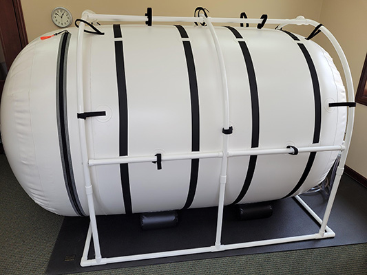 Chiropractic De Pere WI Hyperbaric Therapy Machine From Side